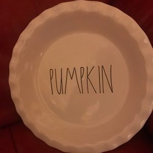 New never use removed tag Rae Dunn pie plate